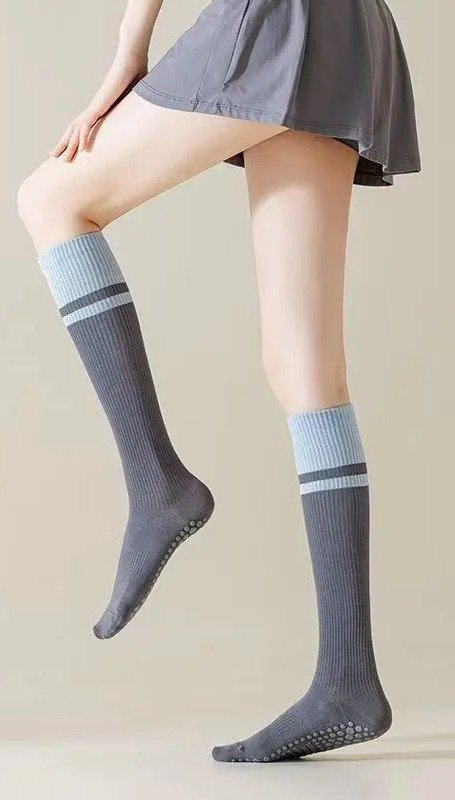 VIVIAN PATTERSON Knee-High Grip Socks - Image 2